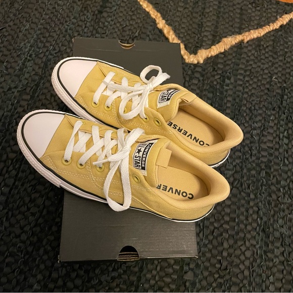 ‼️CONVERSE ALL STAR‼️Sneakers, Size 8 - Picture 5 of 7